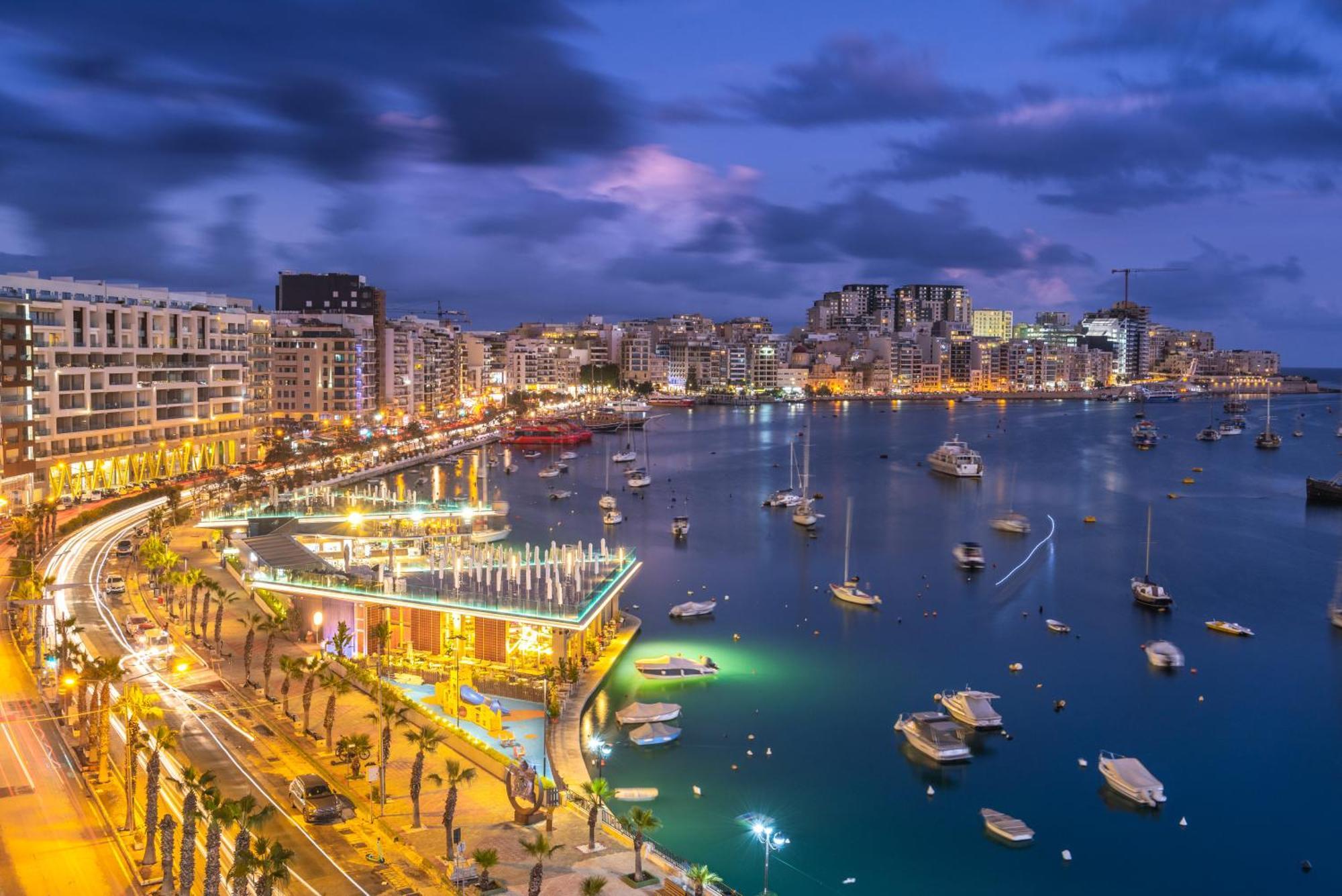 Apartamento La88 Bayview Penthouse With Jacuzzi Sliema Exterior foto