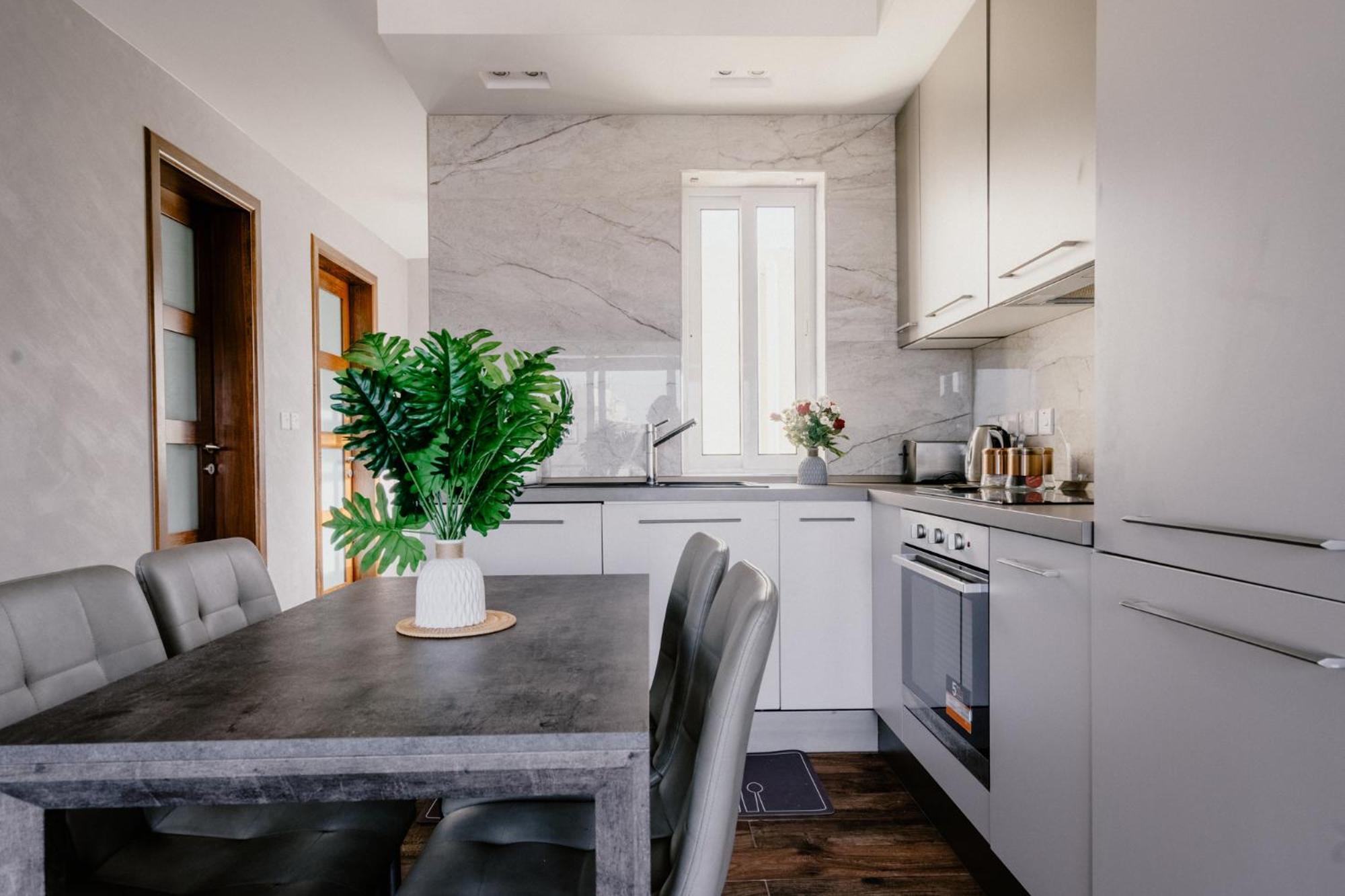 Apartamento La88 Bayview Penthouse With Jacuzzi Sliema Exterior foto