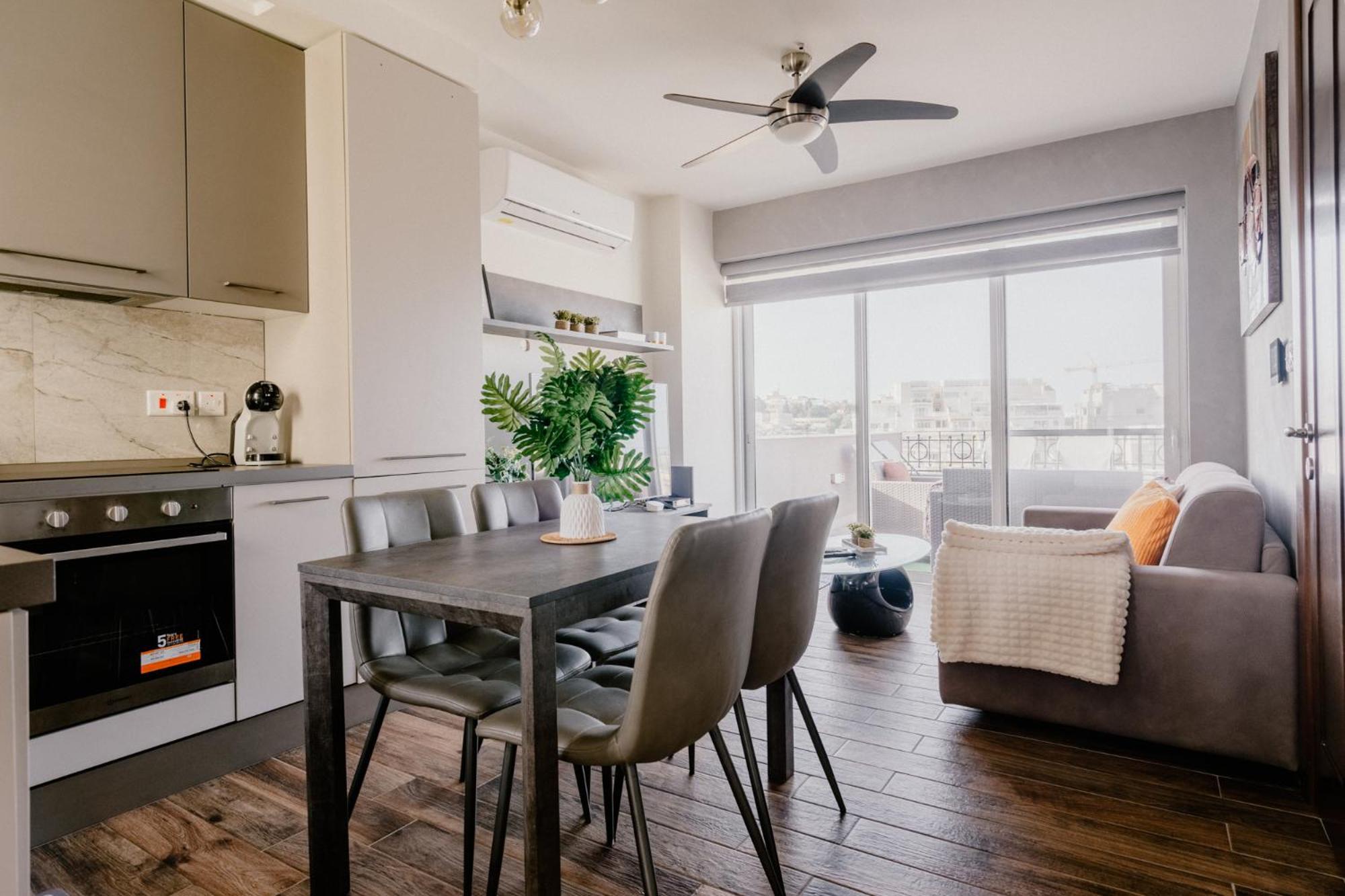 Apartamento La88 Bayview Penthouse With Jacuzzi Sliema Exterior foto